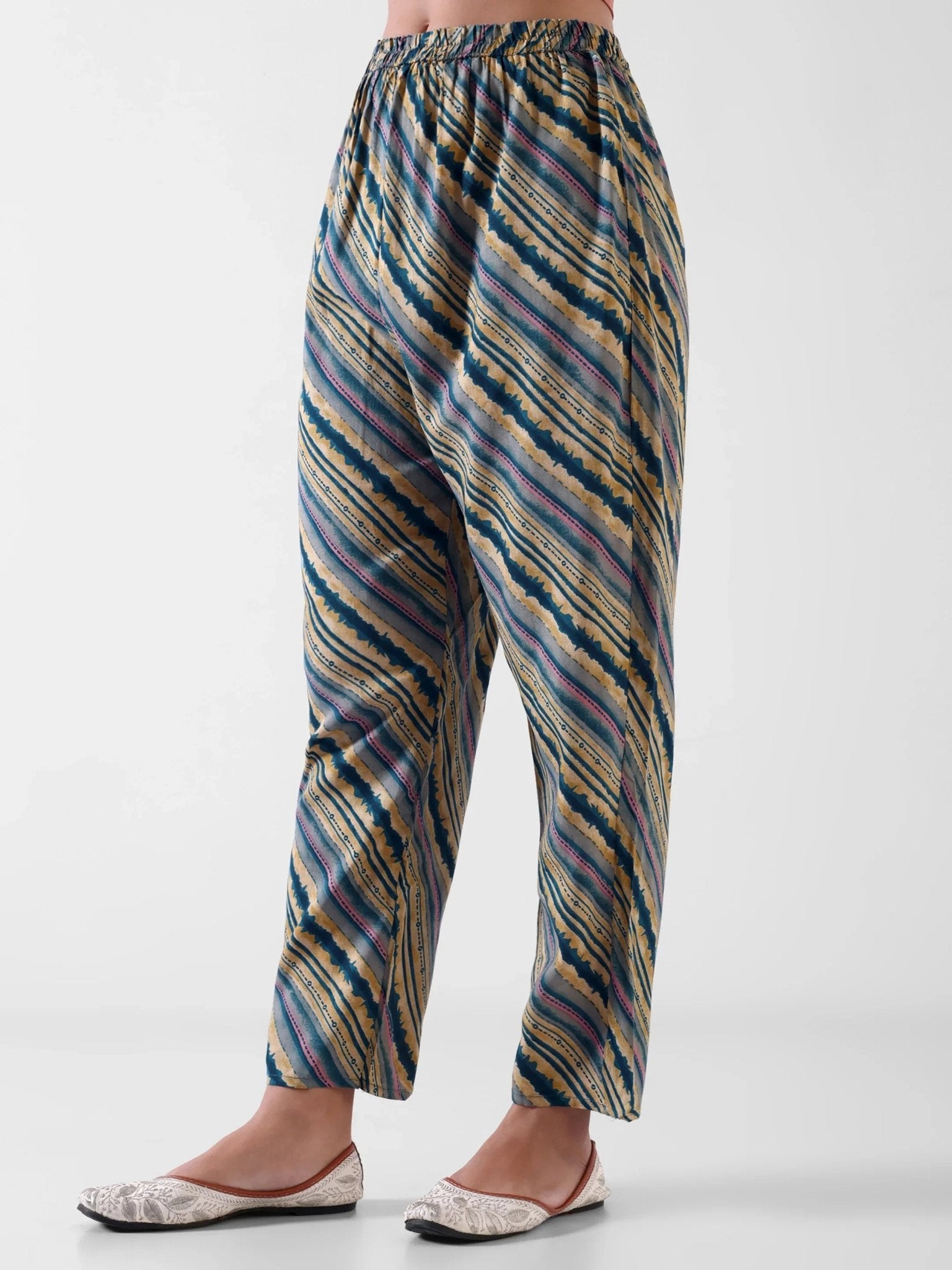 Cotton and Rayon Mix Nyra Cut Suit